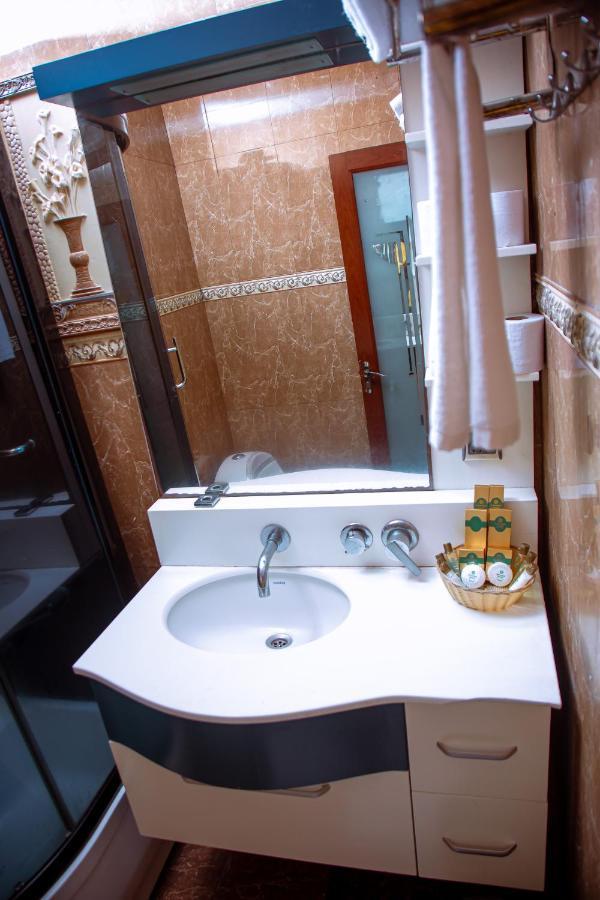 Greenlight Hotel ดาร์เอสซาลาม ภายนอก รูปภาพ